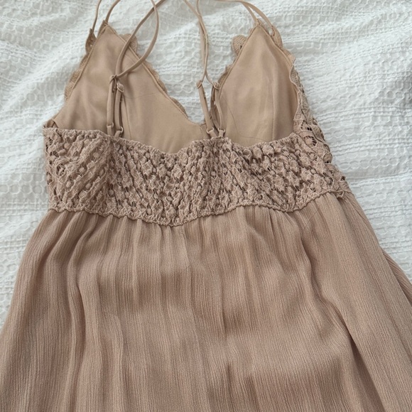 Elegant Beige Lace Maxi Dress - Picture 4 of 4
